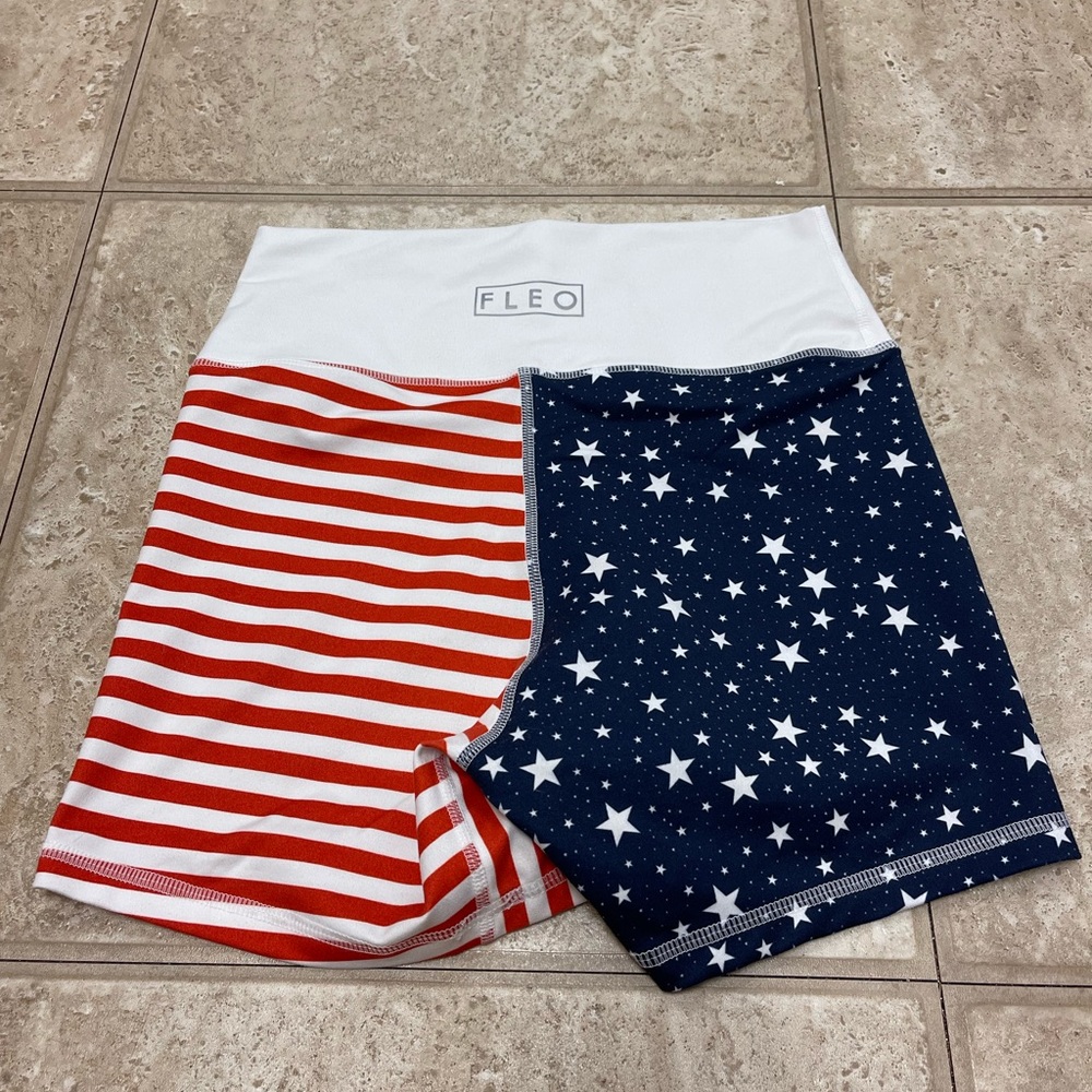 FLEO TRUE HIGH SHORTS- MEDIUM